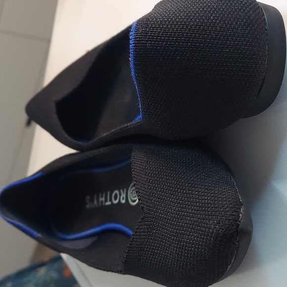 Black Rothy Point Flat (9) with box - Picture 3 of 6